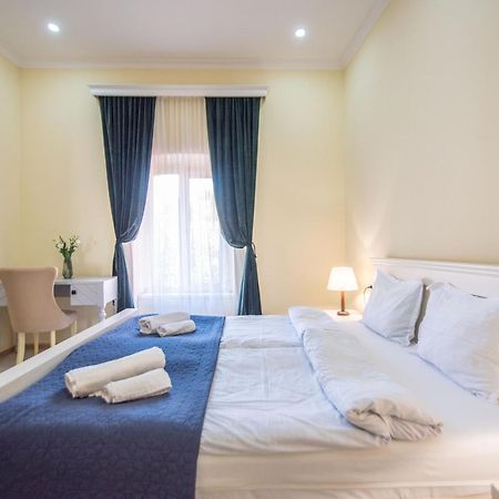 Old Town-Booking Apartment Тбилиси Екстериор снимка