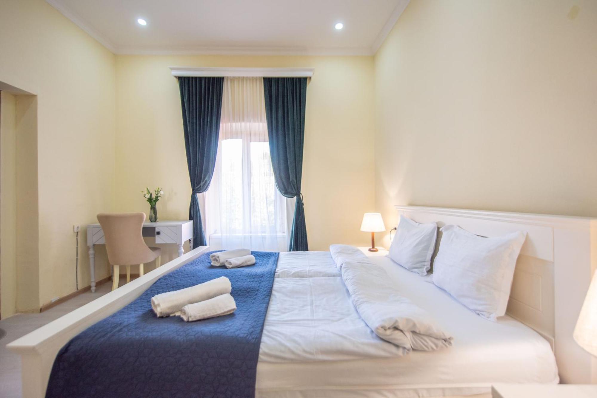 Old Town-Booking Apartment Тбилиси Екстериор снимка