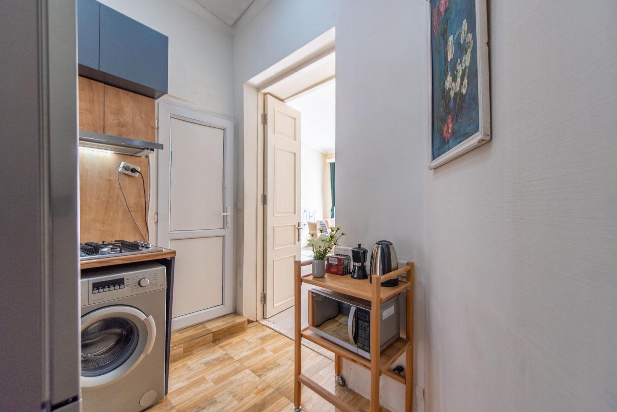 Old Town-Booking Apartment Тбилиси Екстериор снимка